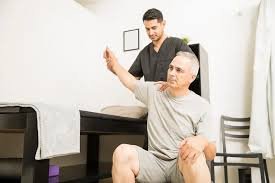 How To Choose Between Surgical and Non-surgical Options for Arthroscopic Rotator Cuff Repair